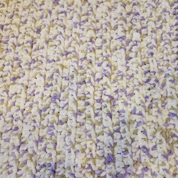 Bernat Yarn Crocheted Little Lilac Dove Baby Blanket Handmade 45" x 36" Chenille - Picture 6 of 6
